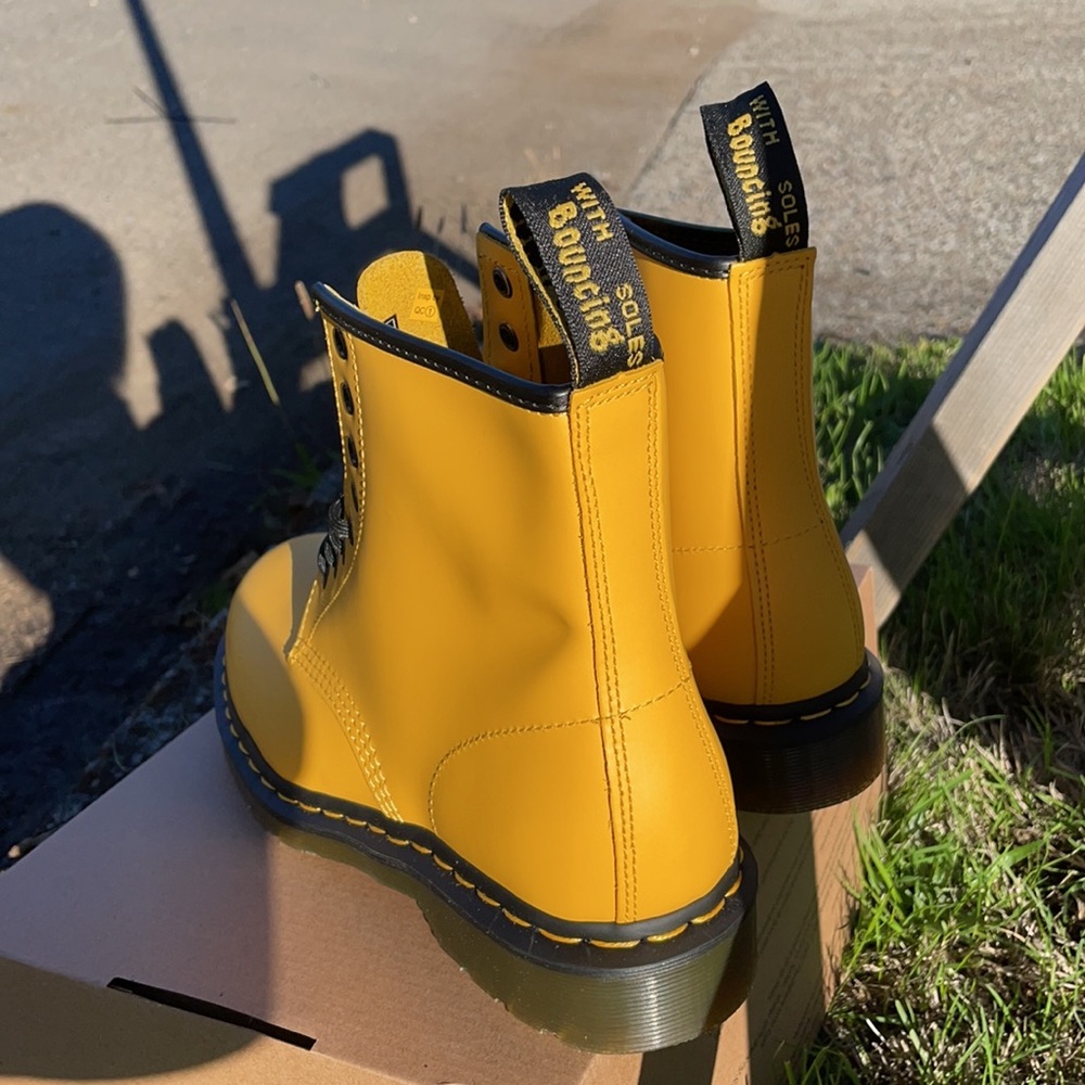Dr. Martens 1460 Eye Lace/up Boots Yellow - Picture 7 of 13